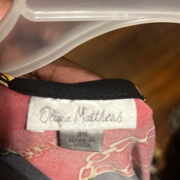 A woman dress - Picture 5 of 5